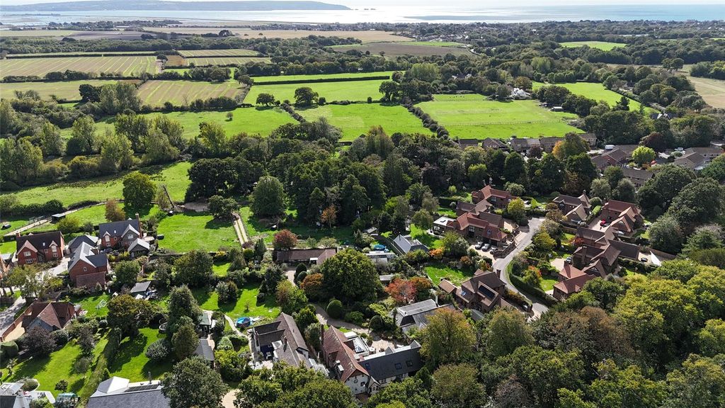 Property photo 2 of 51 Picture No. 46