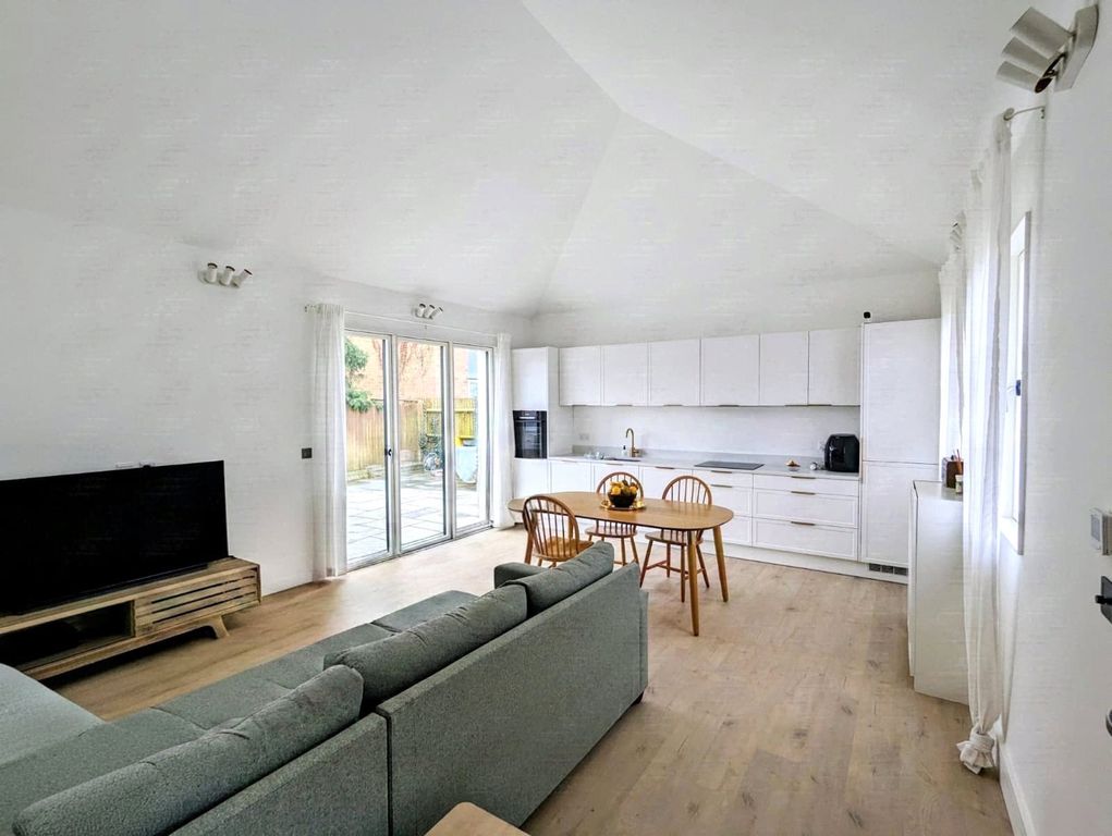 Property photo 2 of 12 Picture No. 04