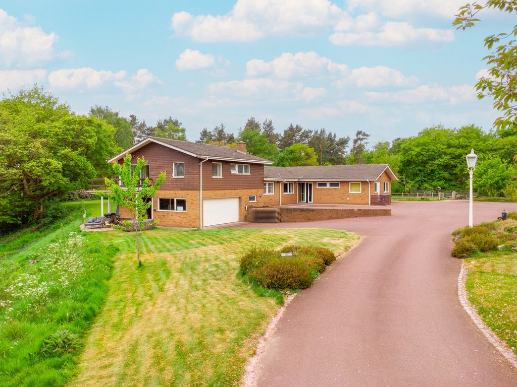 Property photo 1 of 43