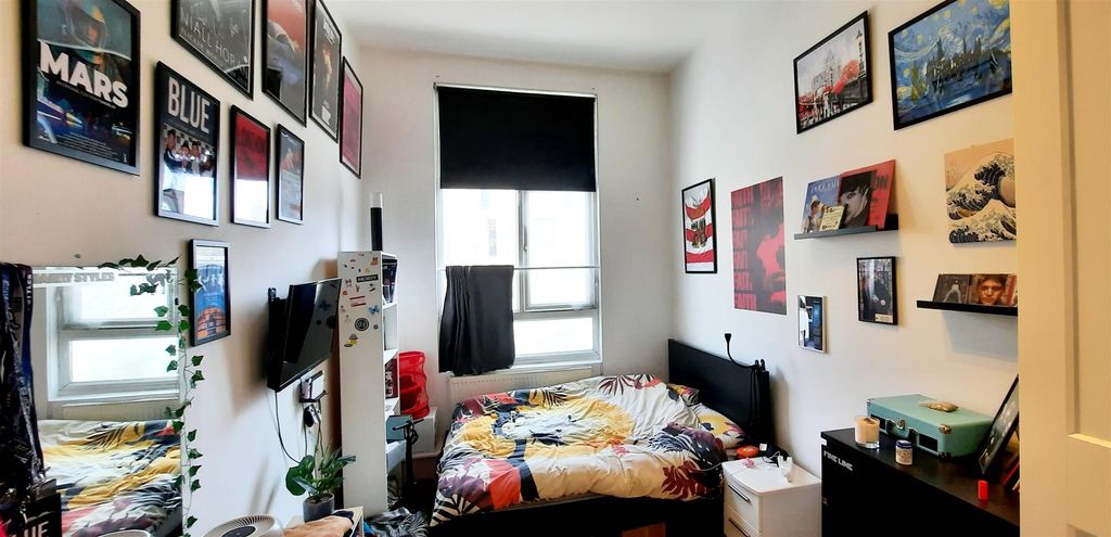 Property photo 3 of 10 Bedroom 1