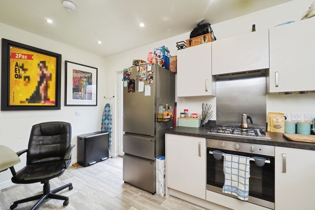 Property photo 3 of 24 Pbox-Img.Jpg