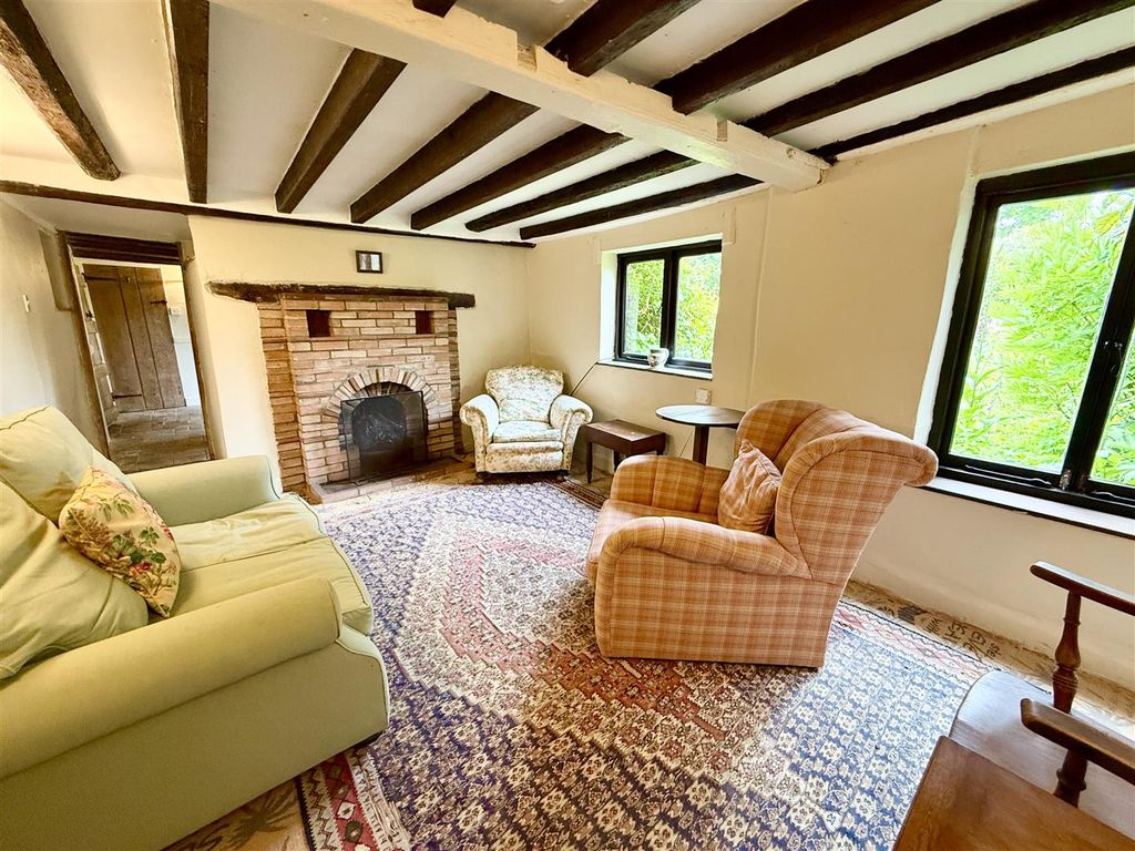 Property photo 2 of 15 Lounge