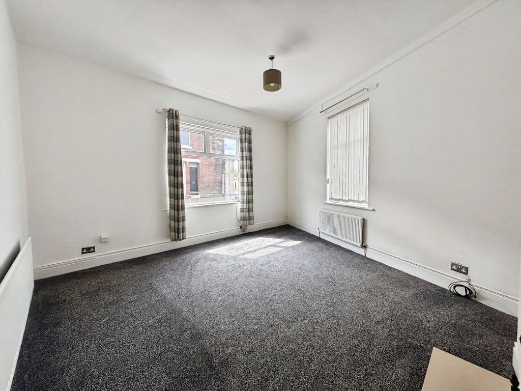 Property photo 2 of 10 5159031