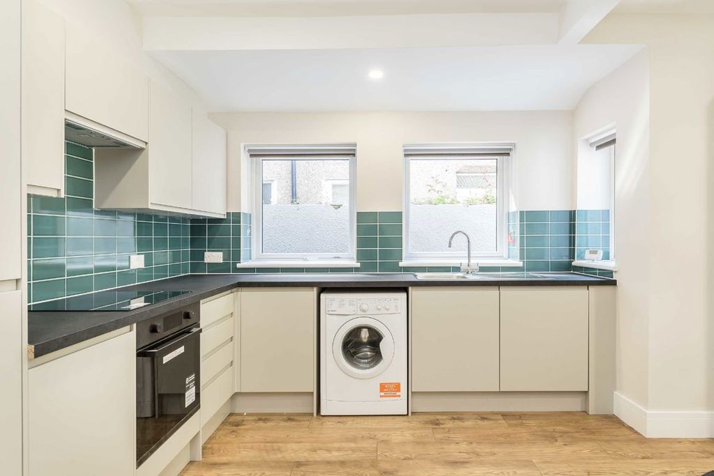 Property photo 2 of 9