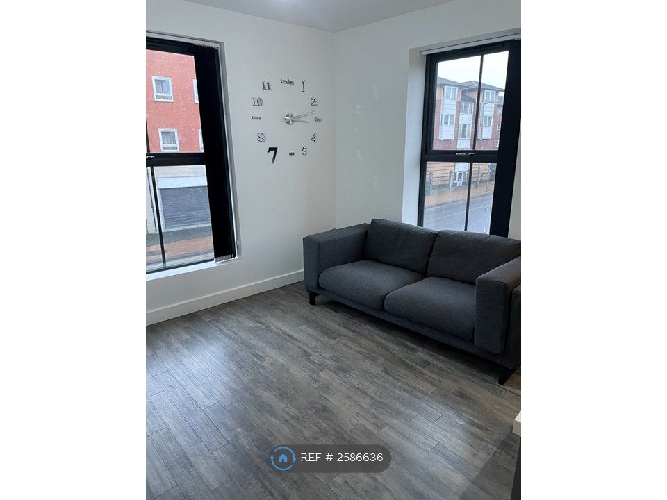 Property photo 3 of 8 Lounge
