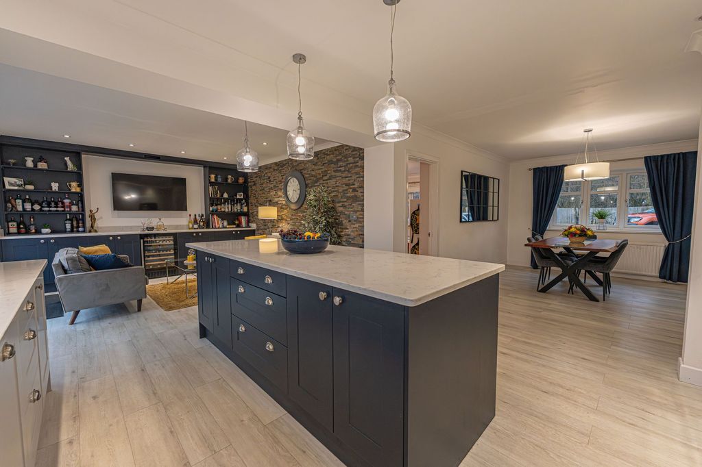 Property photo 2 of 49