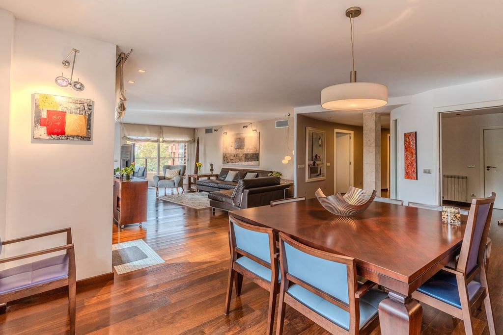 Property photo 2 of 75