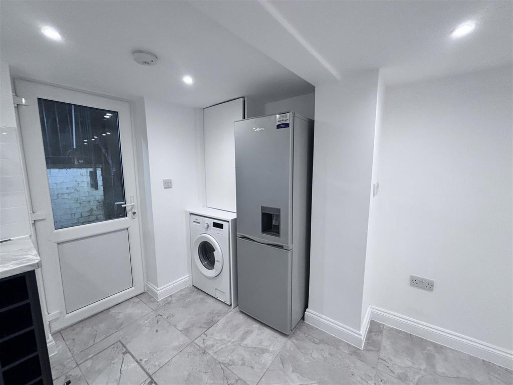 Property photo 3 of 11 Img_4925.Jpg