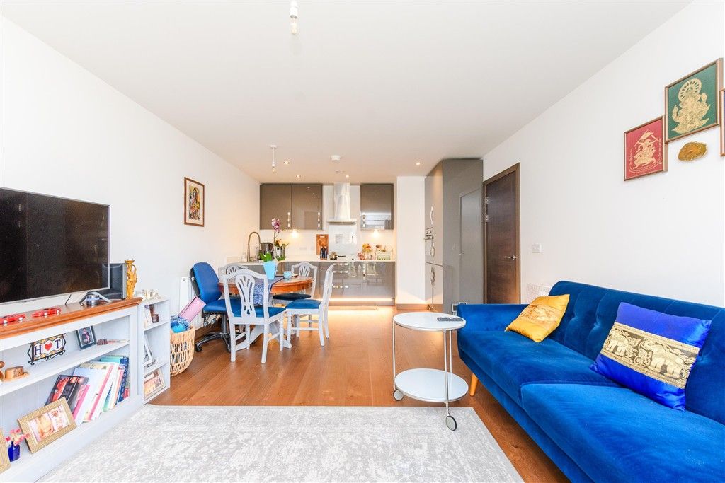 Property photo 1 of 11 Lounge/Kitchen