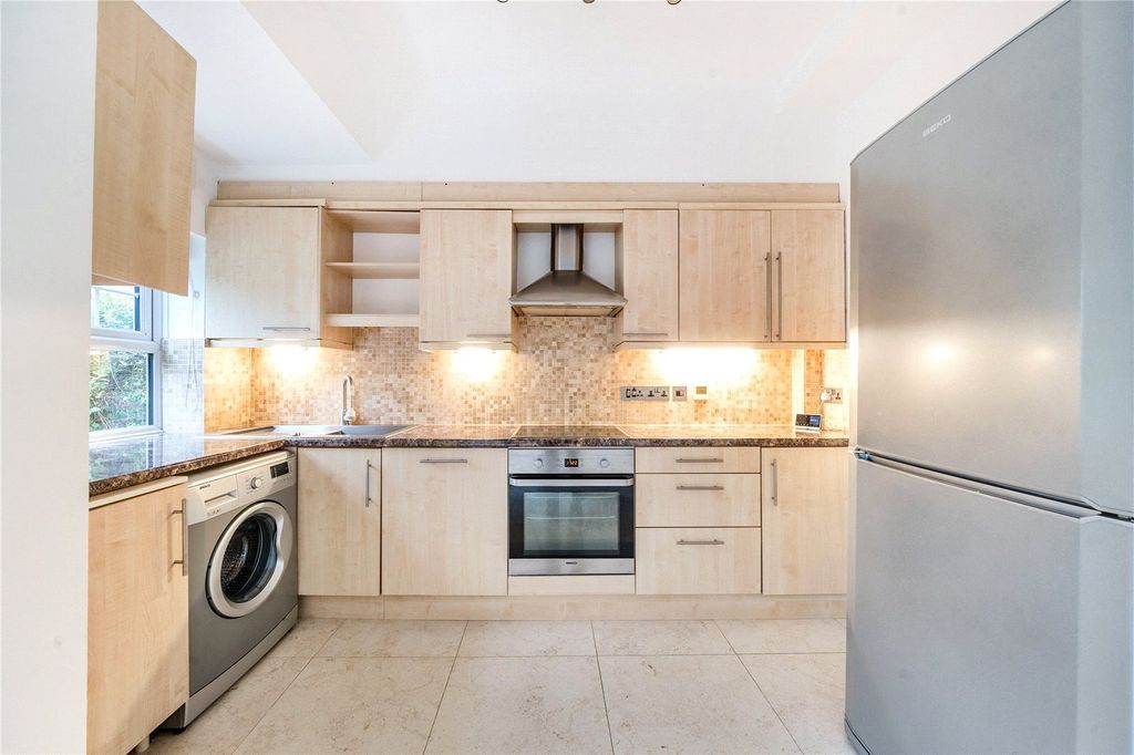 Property photo 3 of 14 Picture No. 05