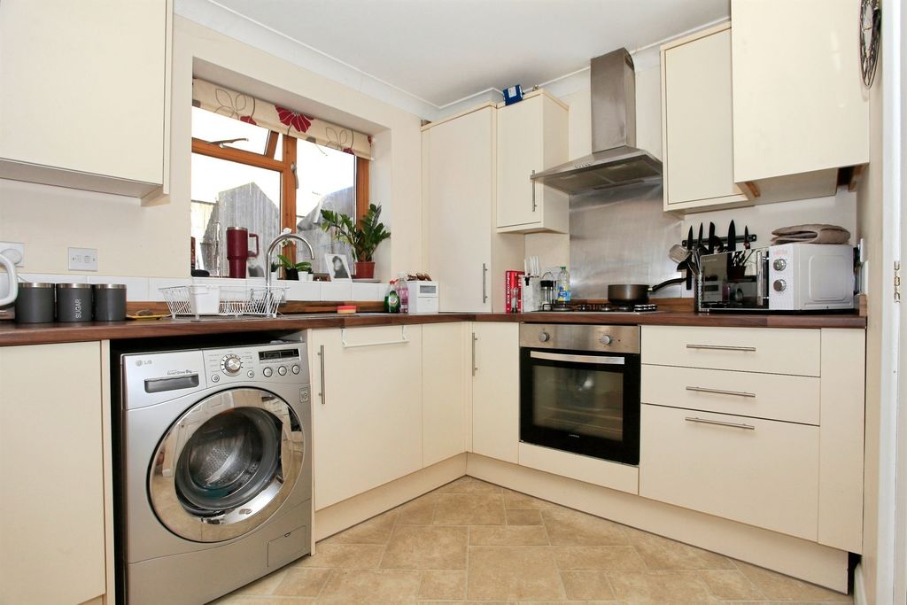 Property photo 3 of 20