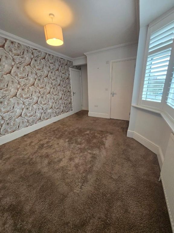 Property photo 1 of 9 Smallrooom2.Jpg