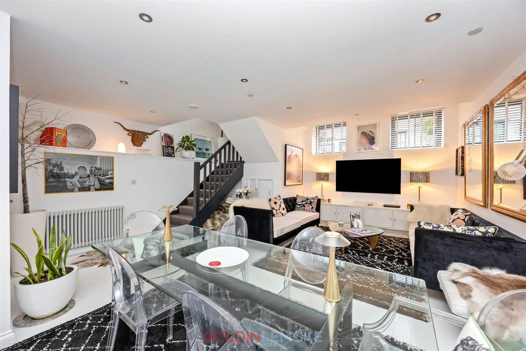 Property photo 2 of 16 Living Room