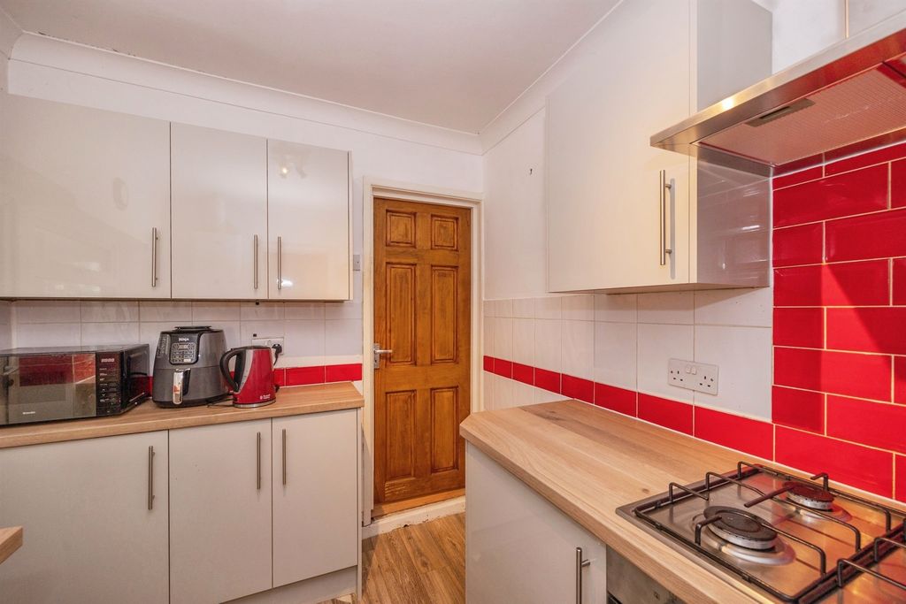 Property photo 2 of 14