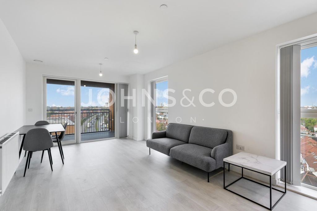 Property photo 1 of 8