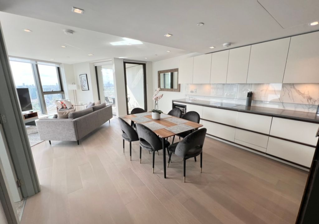 Property photo 3 of 27 Reception / Kitchen / Diner