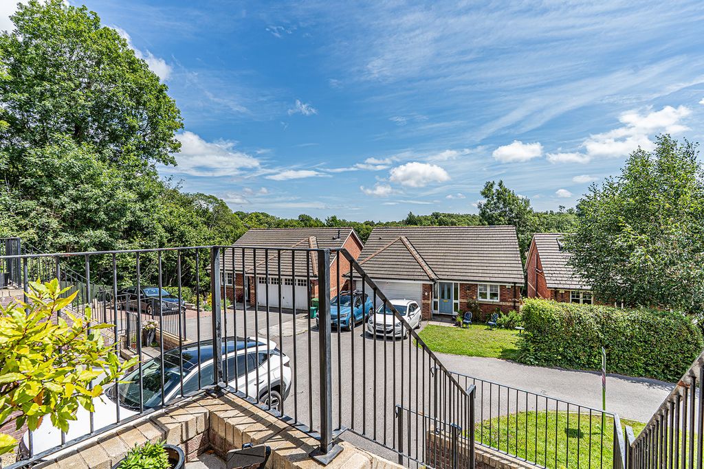 Property photo 3 of 32