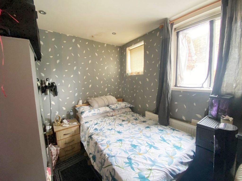 Property photo 1 of 4