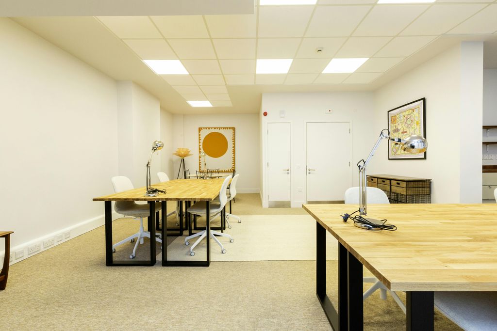 Property photo 2 of 6 82 Britannia Walk 2.Jpg