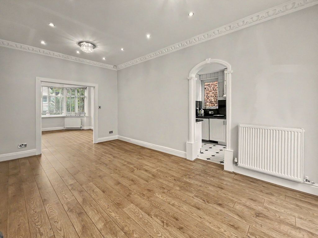 Property photo 2 of 33