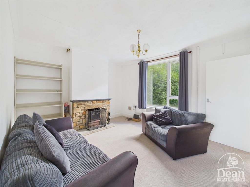 Property photo 2 of 21