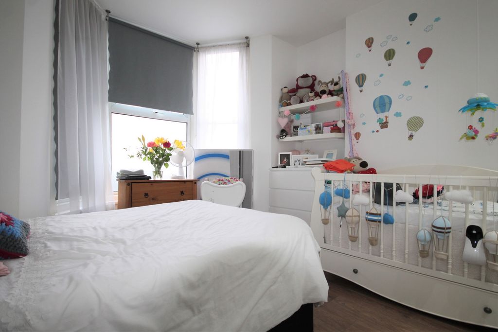 Property photo 3 of 4 Bedroom