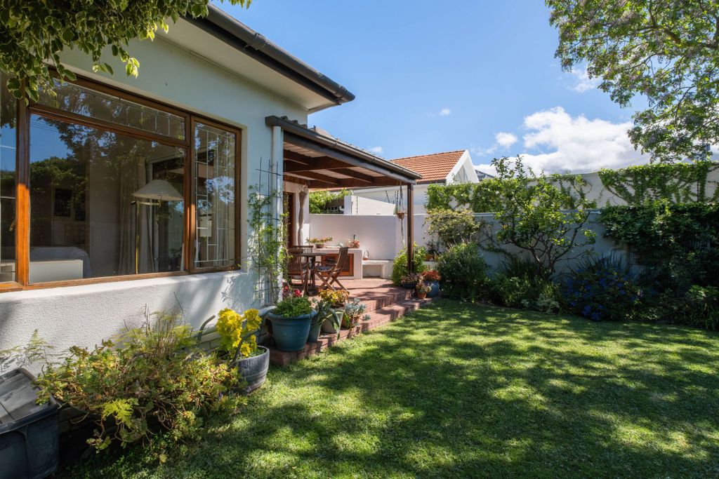 Property photo 2 of 43 Kw1717550