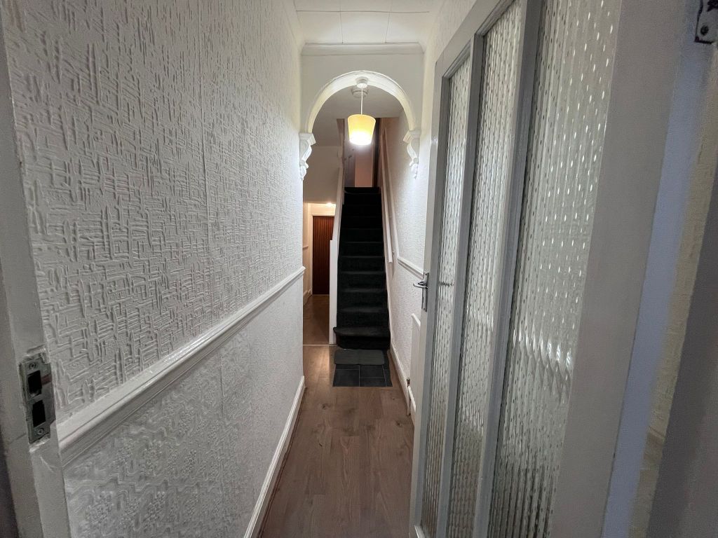 Property photo 2 of 14 Entrance Hall