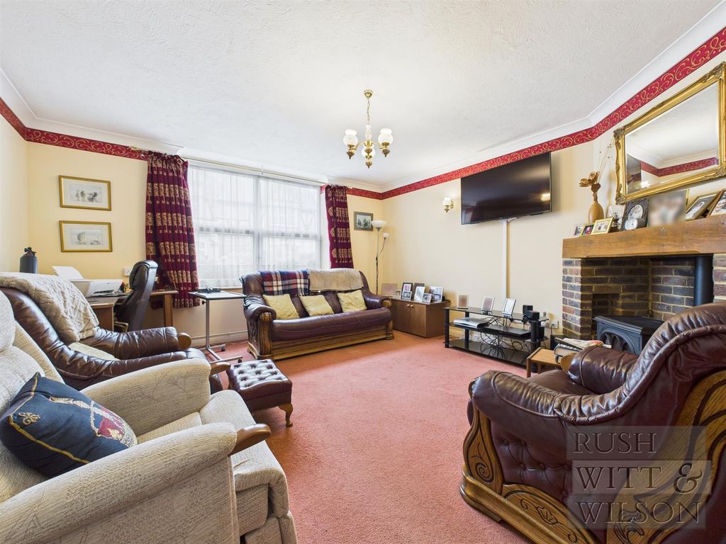 Property photo 2 of 20