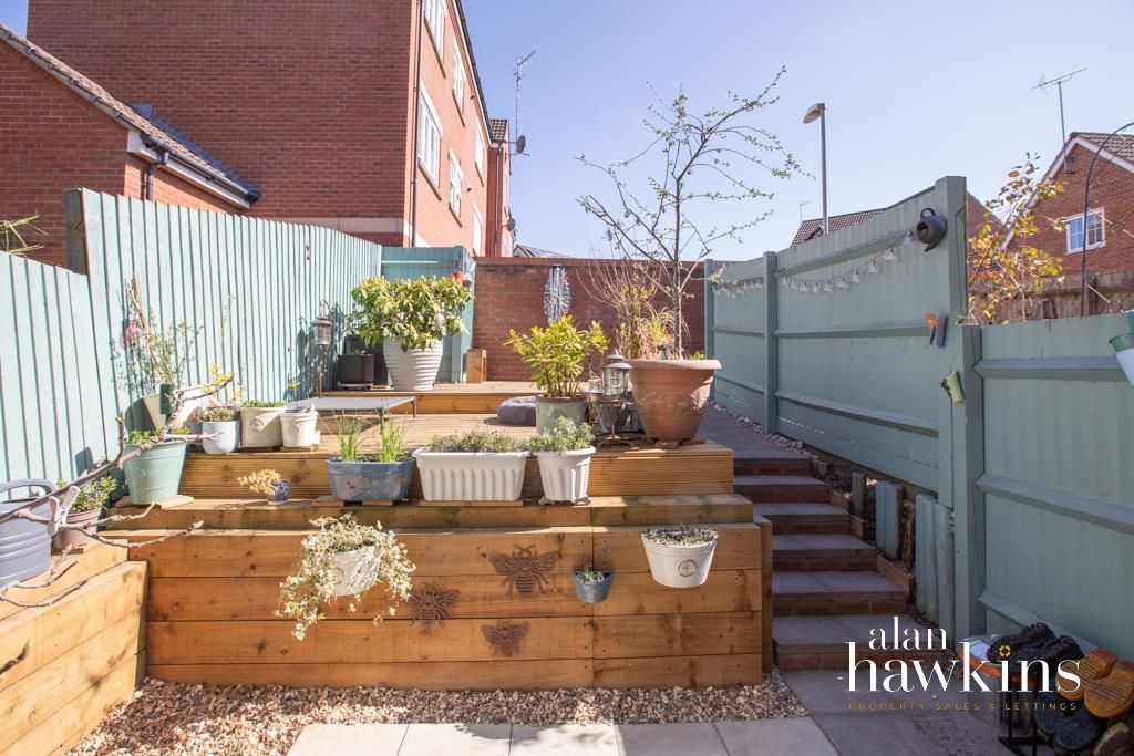 Property photo 2 of 19 Rear Garden