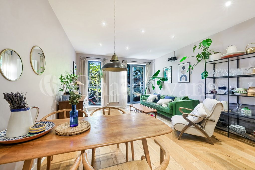 Property photo 1 of 10 Living Area