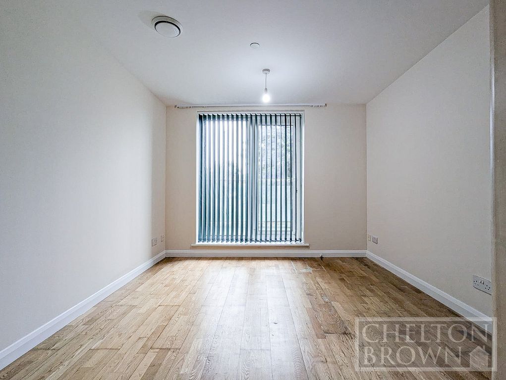 Property photo 3 of 18 Living Room
