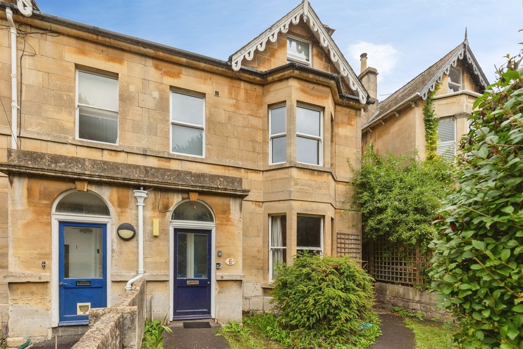 Property photo 1 of 18