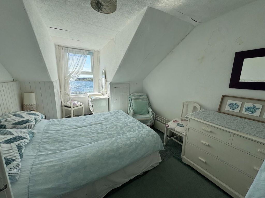 Property photo 1 of 32 Bedroom 1