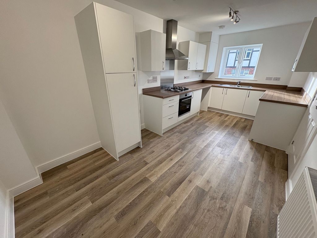 Property photo 3 of 14 Image