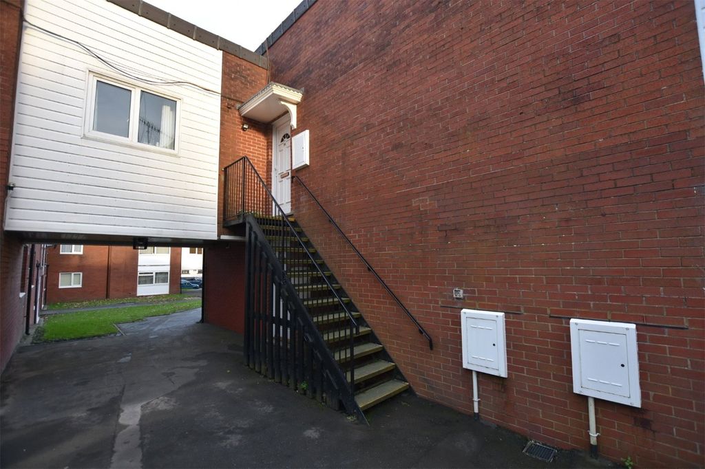 Property photo 1 of 7 External