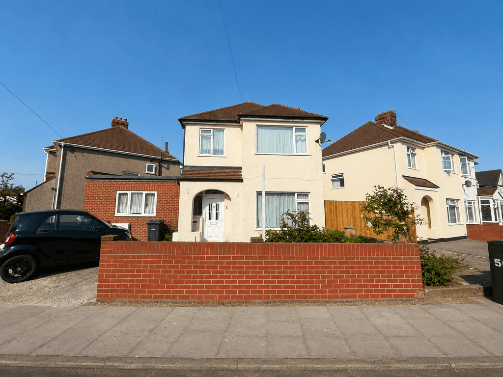 Property photo 1 of 10 4 Bed Town House For Sale Allenby Road, Southall Ub1