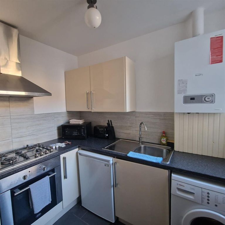 Property photo 2 of 9