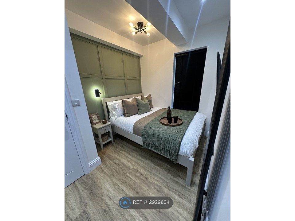 Property photo 1 of 11 Room 3