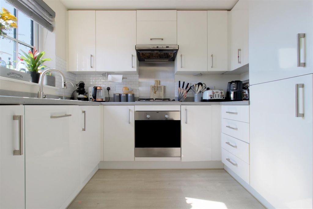 Property photo 2 of 13 Img_6226.Jpg