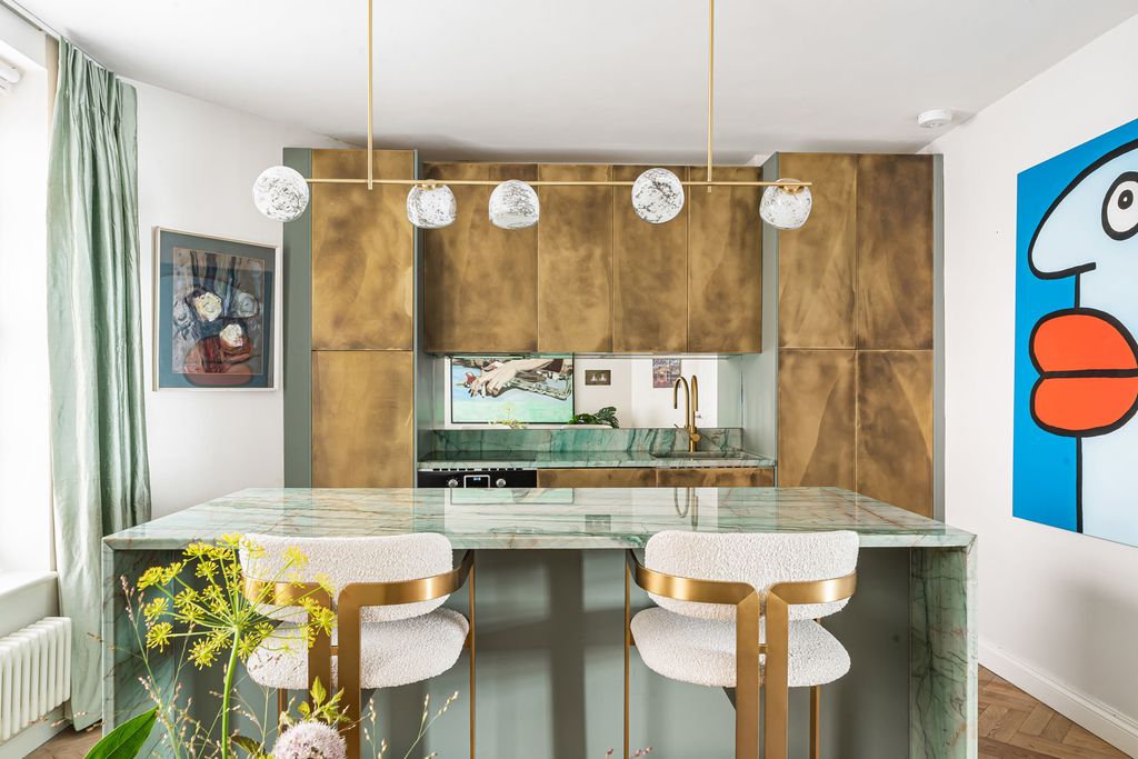 Property photo 2 of 16 Reception/Kitchen