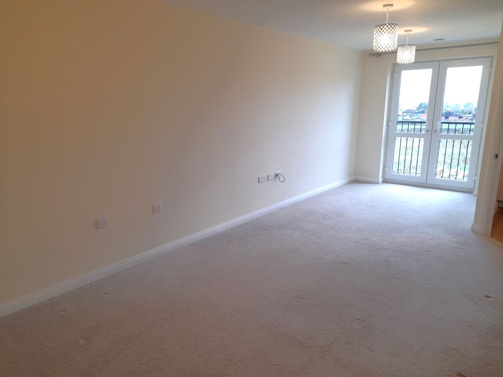 Property photo 3 of 15 Lounge