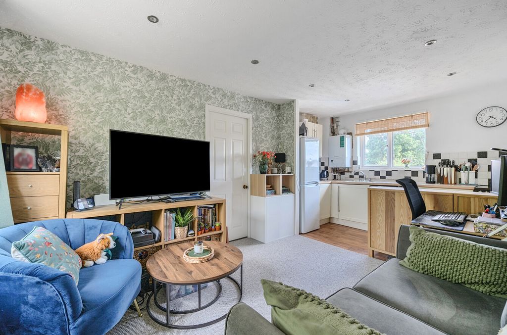 Property photo 2 of 14 1300070-5-6830A10...