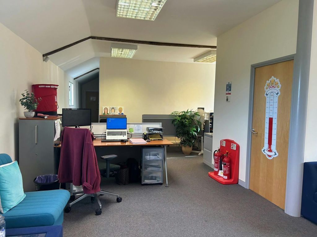 Property photo 2 of 6 21.Jpg