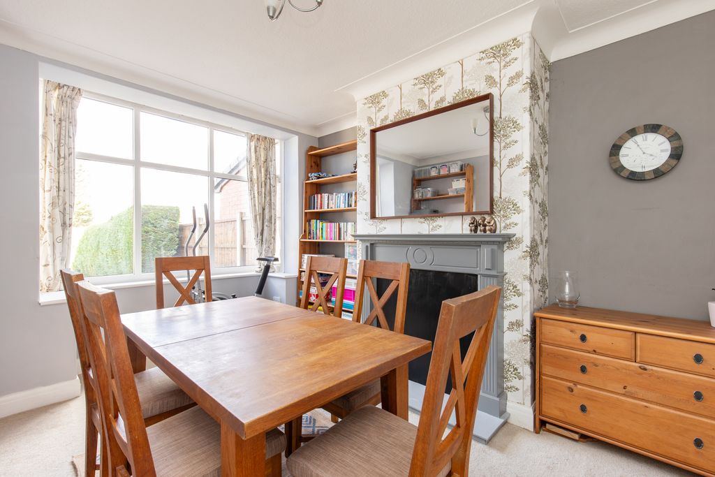 Property photo 3 of 11 Dining Room