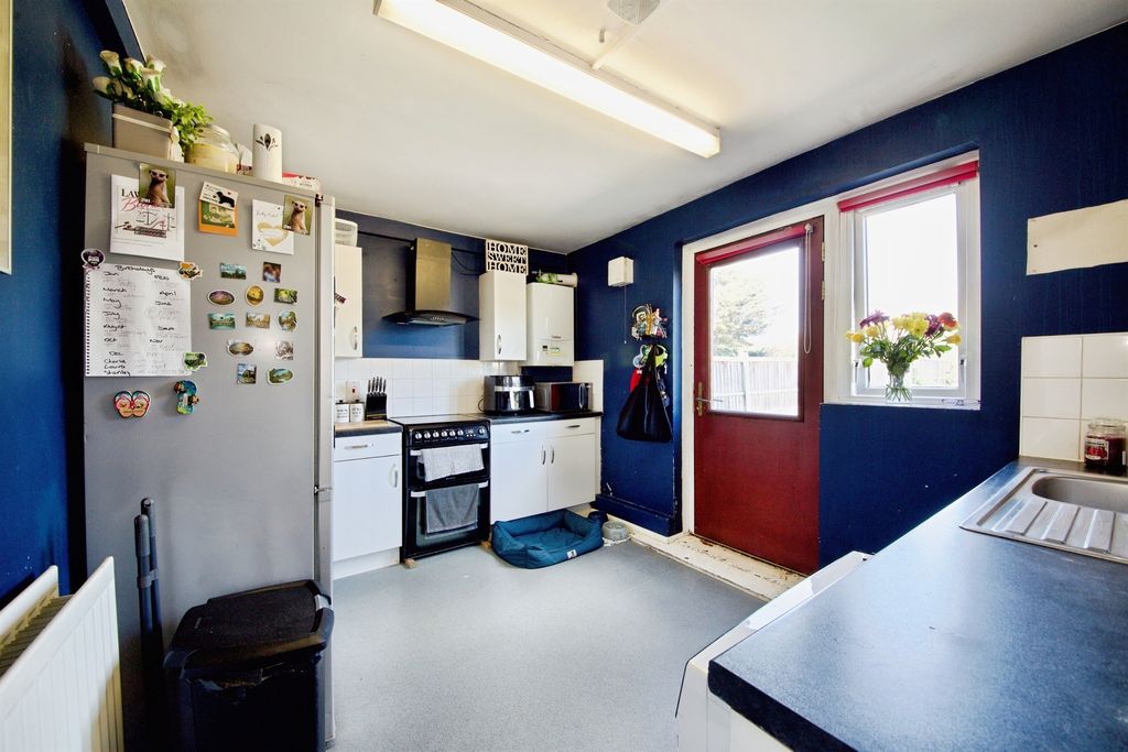 Property photo 3 of 14