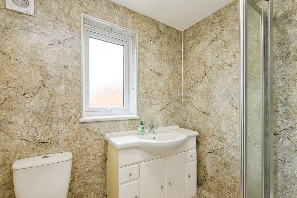 Property photo 3 of 10 Shower Room
