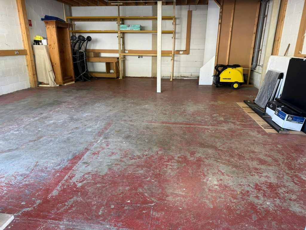 Property photo 2 of 11 6A9778Bc-E881-45F5-Bb25-Cdac0Ae6Fee8.Jpeg