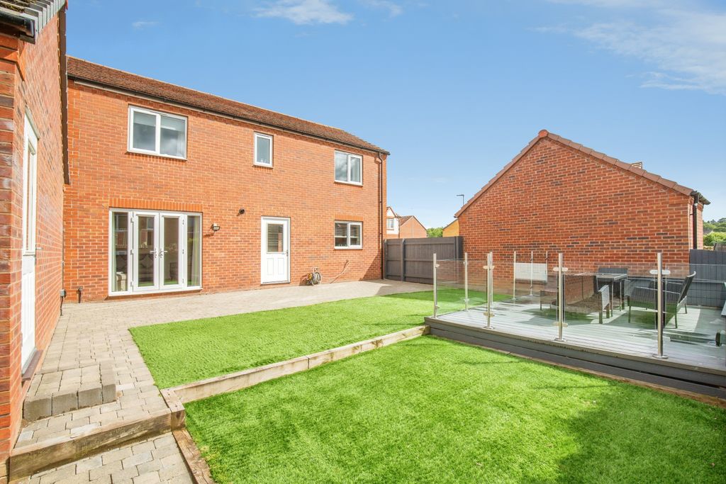 Property photo 2 of 27 Fe137592-Mw26-105