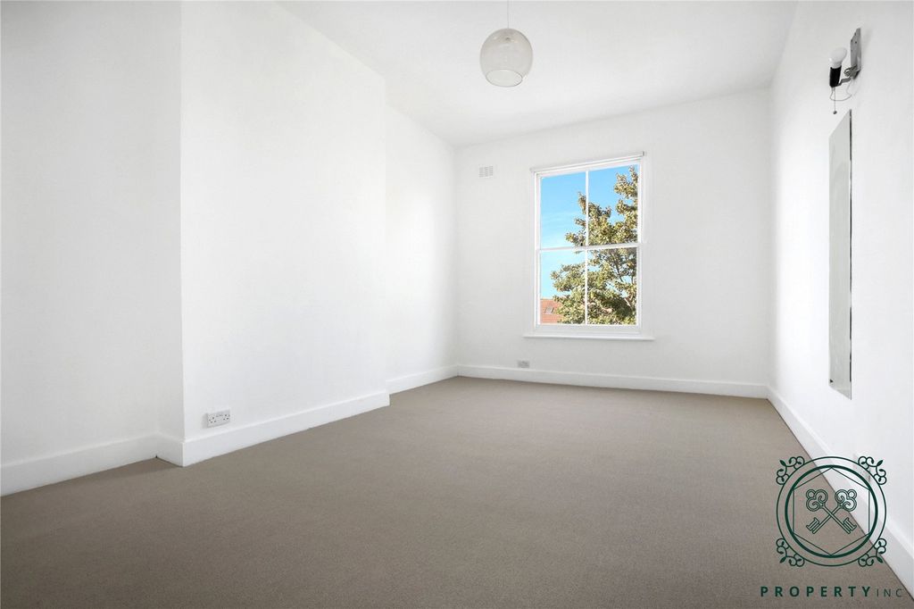 Property photo 3 of 12 Bedroom